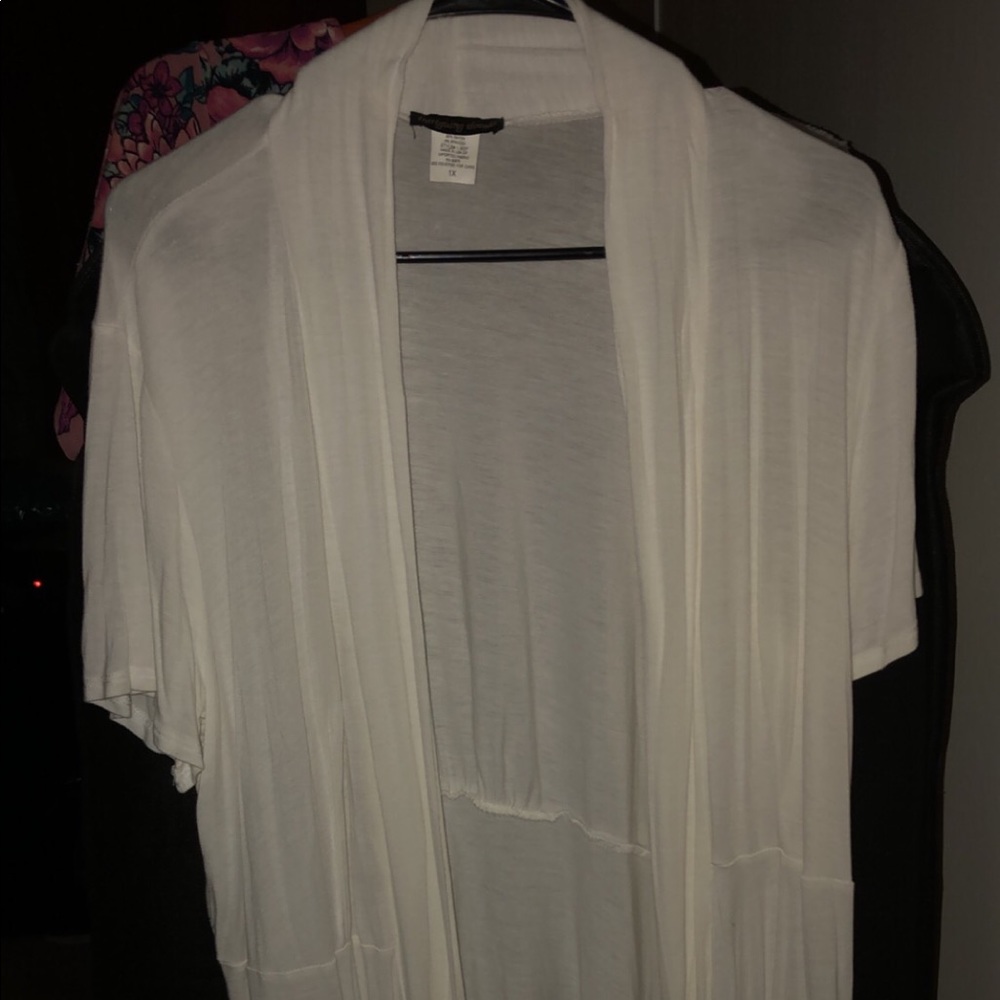 Plus Size NWOT Intriguing Threads Cardigan